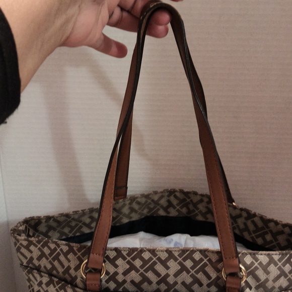 Tommy Hilfiger Woman Brown/Tan Shoulder Bag - Picture 4 of 16